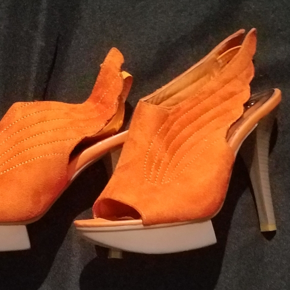 ORANGE Wing Platform Heels Sz 7 - Picture 3 of 8
